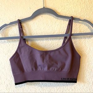 Lululemon sports bra size 4